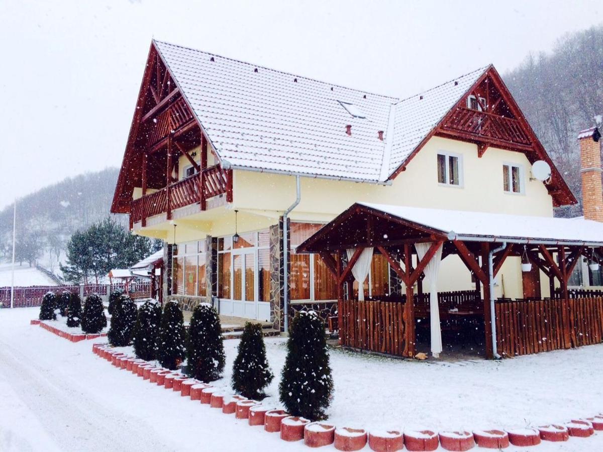 Olimpia Villa Tibod ภายนอก รูปภาพ